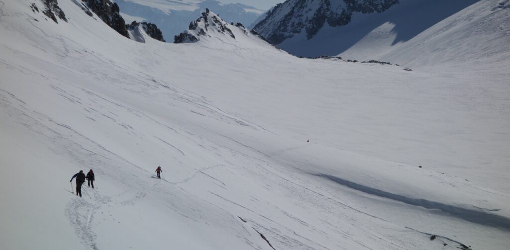 DIY Skimo Core Strength Skiers attempting a FKT in Austria's Hohe Tauren National Park